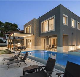 Beachfront Villa with Pool and Sea Views on Ciovo island near Trogir, Sleeps 8